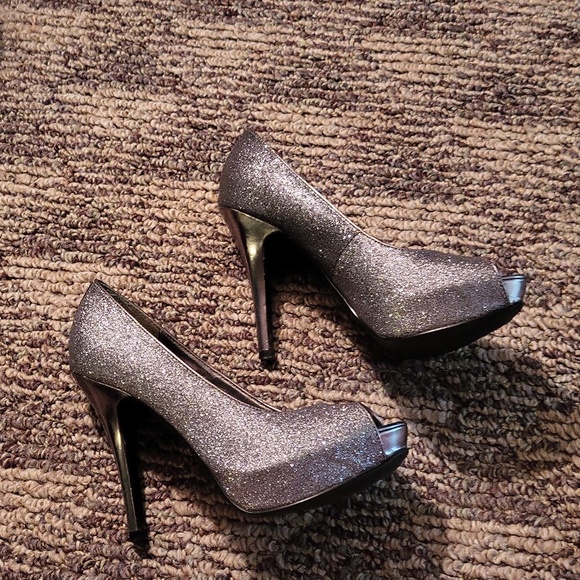 Jacqueline Ferrar Peep Toe High Heels - Picture 2 of 6